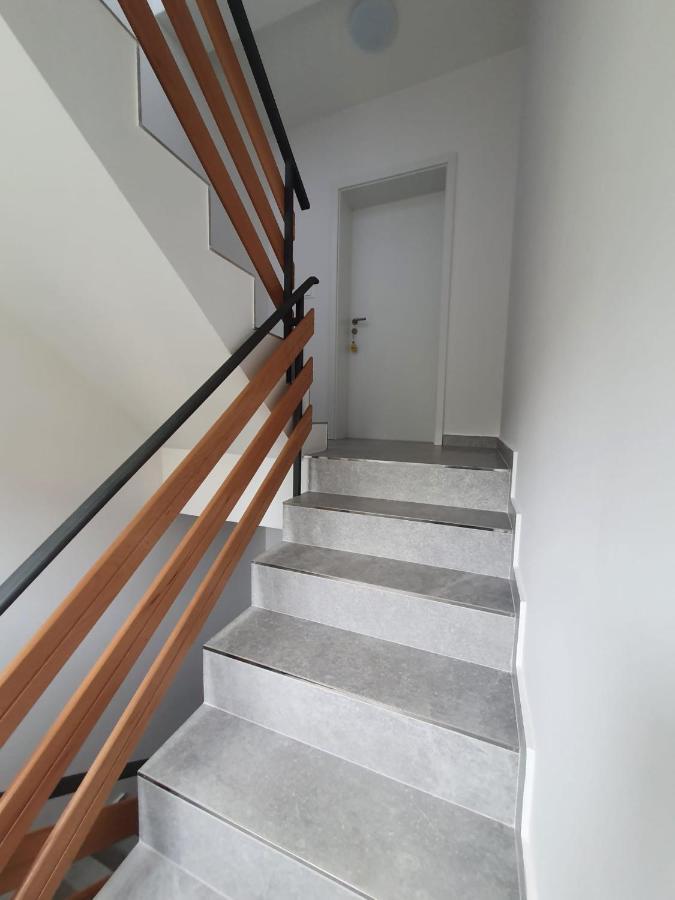 Spacious 2-Bedroom Apartment With Terrace Sea View Žaborić Kültér fotó
